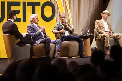 PORTO ALEGRE, RS, BRASIL, 09-04-2026: Painel com os presidenciáveis Aldo Rebelo, Romeu Zema e Ronaldo Caiado, no Fórum da Liberdade 2026, realizado no Centro de Eventos da PUCRS. Foto: Bruno Todeschini/Agência RBS<!-- NICAID(16262774) -->