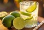 7 receitas de drinks refrescantes para fazer no verão