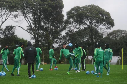 CAXIAS DO SUL, RS, BRASIL, 14/07/2023. Treino do Juventude no Centro de Formação de Atletas e Cidadãos (Cfac). A equipe disputa a série B do Campeonato Brasileiro. (Bruno Todeschini/Agência RBS)Indexador: BTK<!-- NICAID(15482769) -->