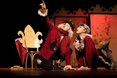 “Junho: Uma Aventura Imaginária” será o próximo espetáculo do Teatro em FamíliaEste enredo cativante traz à tona um universo infantil cheio de curiosidade e amor pela leitura, no dia 08 de julho, na Casa da Cultura.<!-- NICAID(15472539) -->