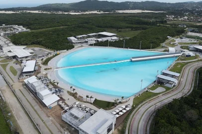 Surfland Brasil<!-- NICAID(16116955) -->