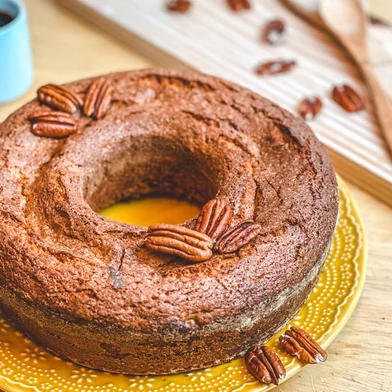 bolo de noz-pecã, bolo de laranja com noz, destemperados, bolo, café da tarde<!-- NICAID(15401926) -->