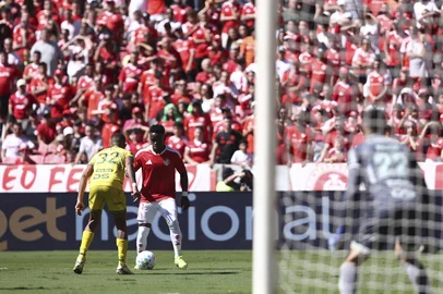 PORTO ALEGRE, RS, BRASIL, 19-04-2026: Internacional x Mirassol, partida válida pela 9ª rodada do Campeonato Brasileiro 2026. O jogo ocorre no estádio Beira-rio, em Porto Alegre. Foto: Bruno Todeschini/Agência RBSIndexador: Bruno Todeschini<!-- NICAID(16268828) -->