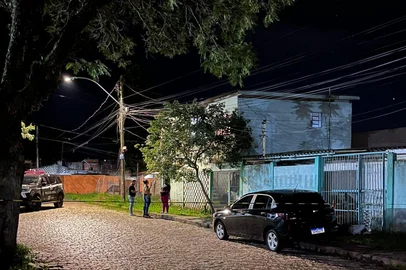 ZONA SUL DE PORTO ALEGRE - Motorista de app é morto a tiros na Restinga. A vítima foi identificada como Anderson Luiz Ferraz Prates, 50 anos. <!-- NICAID(16262149) -->