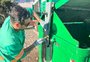 Codeca muda estratégia e faz reparos em contêineres nas ruas onde equipamentos estão instalados em Caxias
