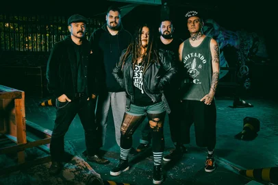 O evento contará, entre outras atrações, com o show da lendária banda de hardcore paulista Gritando HC, que recentemente completou 30 anos de atividade e lançou seu 4º disco de estúdio, Libertariamente. O grupo é uma das mais importantes bandas do hardcore nacional e se apresentou apenas uma vez em Caxias do Sul, no dia 6 de setembro de 2014, ao lado de Replicantes e CJ Ramone, ex-baixista dos Ramones.<!-- NICAID(16116847) -->