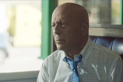 Bruce Willis em "Meia-Noite no Switchgrass", indicado ao Framboesa de Ouro<!-- NICAID(15008931) -->