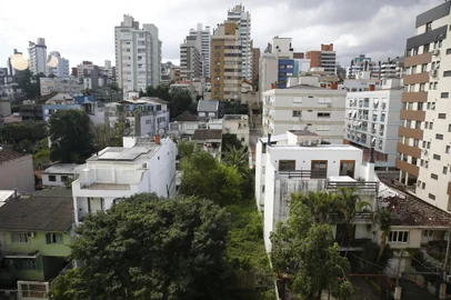 Porto Alegre, RS, Brasil, 05/08/2022 - O governo federal vai leiloar quatro terrenos no RS, sendo três destes na Capítal. Um terreno de 467,28 m², na Rua Montenegro, nº 195, bairro Petrópolis, sem edificações, pode ser arrematado por R$ 930 mil, no dia 08 de agosto; - Foto: André Ávila/Agência RBS<!-- NICAID(15167996) -->