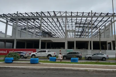 Loja do bistek em obra em Tramandaí<!-- NICAID(15971636) -->
