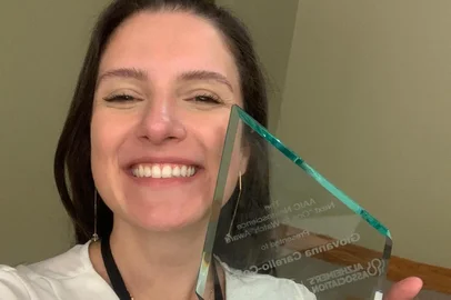 Doutoranda em Bioquímica na UFRGS, Giovanna Carello Collar conquistou o prêmio One to Watch da Alzheimer's Association International Conference (AAIC), em Indianápolis, nos Estados Unidos<!-- NICAID(15998106) -->