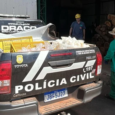Polícia apreende uma tonelada de alimentos impróprios para consumo no noroeste do RS<!-- NICAID(16001265) -->