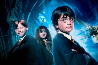 Harry Potter e a Pedra Filosofal (2001), de Chris Columbus<!-- NICAID(14946915) -->