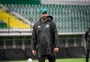 Técnico da Chapecoense afasta favoritismo contra o Inter e diz: "Pezzolano não está pressionado"