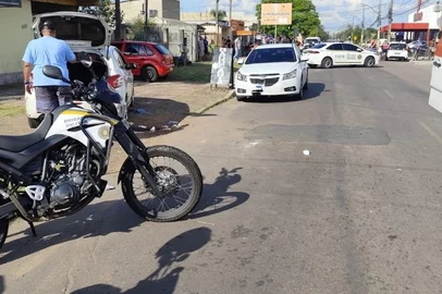 Perseguição com troca de tiros em Canoas deixa suspeito morto e três homens feridos