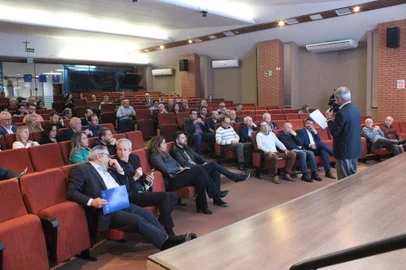 CIC Caxias realiza primeiro encontro com deputados eleitos por Caxias do Sul<!-- NICAID(15228887) -->