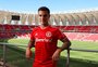 "Quero estar à altura do clube", diz Bustos, novo lateral-direito do Inter