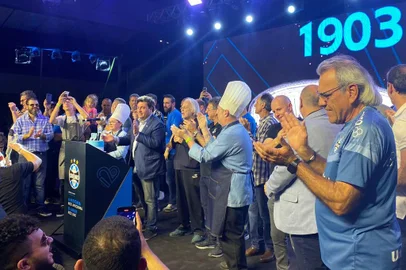 Festa dos 120 anos do Grêmio na Arena. Discurso do presidente tricolor, Alberto Guerra<!-- NICAID(15542923) -->