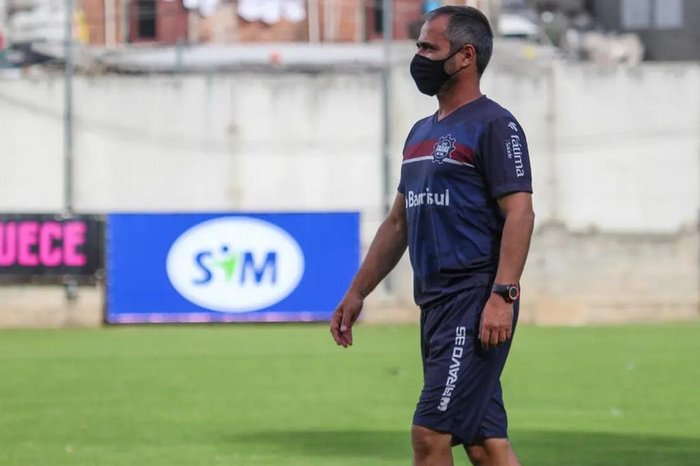 O técnico Rogério Zimmmermann não pode contar com Giovane Gomez para a partida deste sábado. Imagem/Reprodução: Vitor Soccol / Ser Caxias / Divulgação