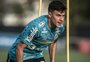 Caxias oficializa meia-atacante com agem pelo futebol europeu