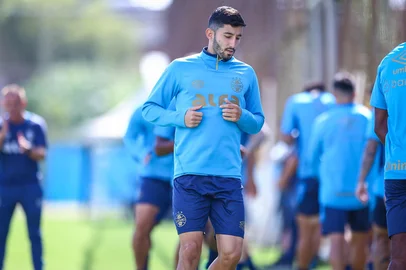 Villasanti em treino do Grêmio<!-- NICAID(16037960) -->