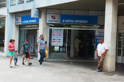 O ganhador da Mega Sena comprou seu bilhete em Lages. O sortudo fez a aposta na loteria A Cutia e levou a bolada de 13 milhões de reais.