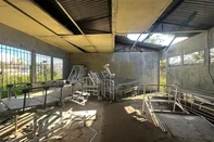 Equipamentos novos comprados pela prefeitura de Porto Alegre estão parados em prédio de escola abandonada na Zona Norte<!-- NICAID(16051103) -->