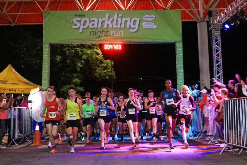 A maior edição da Sparkling Night Run colocou em movimento o número recorde de mais de 900 participantes na noite de 28 de outubro, Pelas ruas de Bento Gonçalves.<!-- NICAID(15583583) -->
