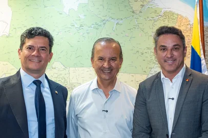 Sergio Moro, governador eleito do Paraná; Jorginho Mello, governador reeleito de Santa Catarina, e Luciano Zucco, governador eleito do Rio Grande do Sul, em reunião do PL na manhã de 8 de outubro.<!-- NICAID(16383095) -->