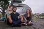 BENTO GONÇALVES, RS, BRASIL, 18/10/2023. Casal aventureiro viajante que passou mais de 800 dias viajando em um Sandero 1.0 por todo o Brasil. João Paulo Mileski e Carina Furlanetto. (Neimar De Cesero/Agência RBS)Indexador: NEIMAR DE CESERO<!-- NICAID(15573422) -->