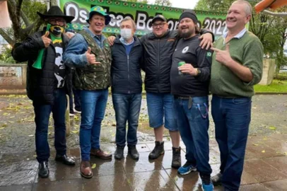 Prefeito de Caxias, Adiló Didomenico, na tenda dos organizadores da manifestação de Sete de Setembro.<!-- NICAID(14883396) -->