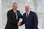 Brazilian President Luiz Inacio Lula da Silva (R) shakes hands with Argentine President Alberto Fernandez as he welcomes him at Planalto Palace in Brasilia on June 26, 2023. Fernandez is in Brazil to encourage exports from Brazil to Argentina, a country immersed in a currency shortage crisis, sources in both governments said. (Photo by Sergio LIMA / AFP)Editoria: POLLocal: BrasíliaIndexador: SERGIO LIMASecao: diplomacyFonte: AFPFotógrafo: STR<!-- NICAID(15466278) -->