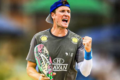 André Baran, jogador de beach tennis<!-- NICAID(15350139) -->