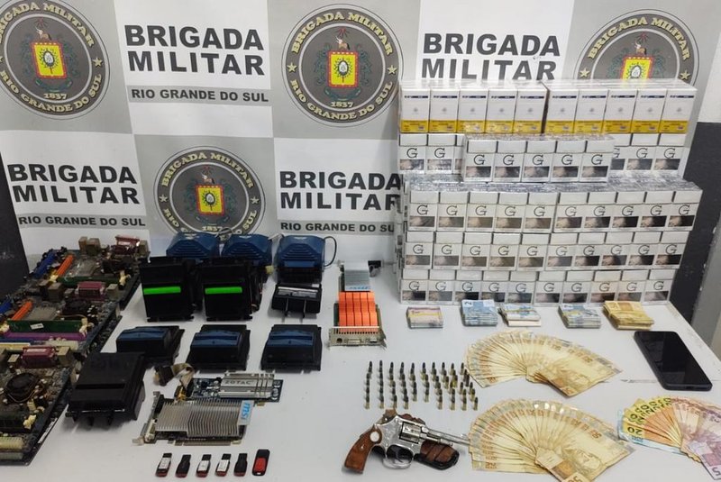 Brigada Militar prende duas pessoas em Caxia<!-- NICAID(15734869) -->