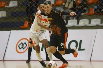 ACBF vence por 6x2 a AFUCS e está nas quartas de final do gauchão de futsal <!-- NICAID(14917354) -->