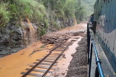 Ferrovias do RS seguem bloqueadas após enchente de maio<!-- NICAID(15876923) -->