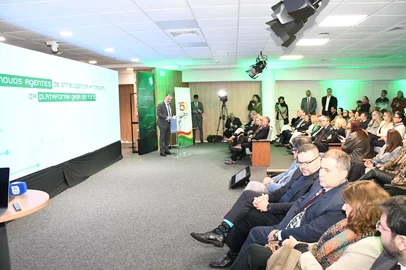 Evento foi realizado no Auditório Multiuso do TJRSCréditos: Eduardo Nichele/DICOM-TJRSO Auditório do Espaço Multiuso do TJRS lotou durante uma tarde histórica para a evolução da prestação jurisdicional no Judiciário Gaúcho. Foi realizado, na tarde desta quinta-feira (12/6) o evento  "Conexão GAIA: Inovações de Inteligência Artificial e Entregas do Judiciário Gaúcho", quando foram lançadas  novas entregas de ferramentas de Inteligência Artificial (IA) voltadas à promoção da celeridade. Foram lançadas oito Agentes, sendo que cinco deles  já entregues: as GAIAS (Gestão Avançada de Inteligência Artificial) Assistente, Minuta, Explica Aí, Tchê,  SALUS e SEI.<!-- NICAID(16059583) -->