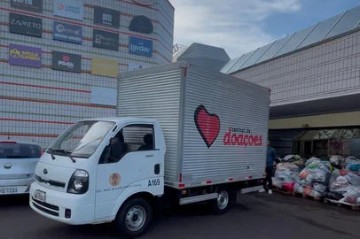Campanha do agasalho mobiliza comunidade em Erechim; meta é arrecadar 100 mil peças de inverno<!-- NICAID(16035163) -->