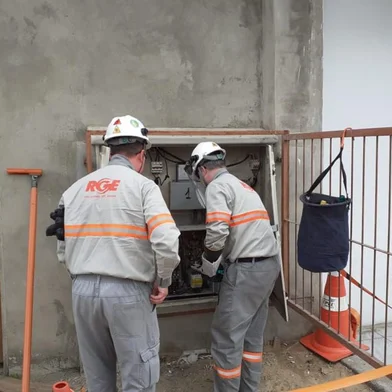 Mais de dois mil "gatos" foram  regularizados pela RGE na Serra em 2020<!-- NICAID(14733553) -->