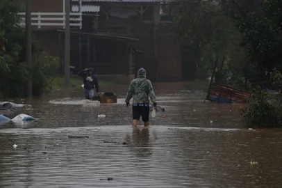 SÃO SEBASTIÃO DO CAÍ, RS, BRASIL, 22-07-2026: Rio Caí ultrapassa cota de inundação e causa alagamentos em São Sebastião do Caí. Foto: Mateus Bruxel/Agência RBS<!-- NICAID(16331504) -->