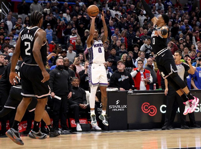 Band - Hoje tem mais um jogo emocionante da @nba entre Los Angeles