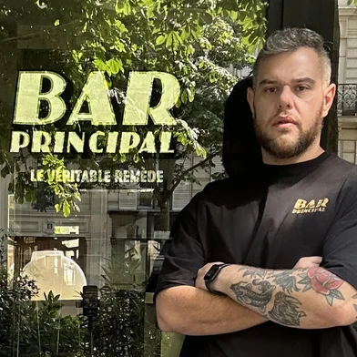 Bar Principal em Paris, na França. Ninon Lecomte e Lucas Baur de Campos, gaúchos à frente do espaço.<!-- NICAID(16061536) -->