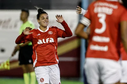 Novo Hamburgo, RS, Brasil, 28/04/2025: GRENAL Feminino, pelo Brasileirão 2025. Grêmio x Internacional. Fotos: Duda Fortes/Agencia RBSIndexador: Andre Avila<!-- NICAID(16026139) -->