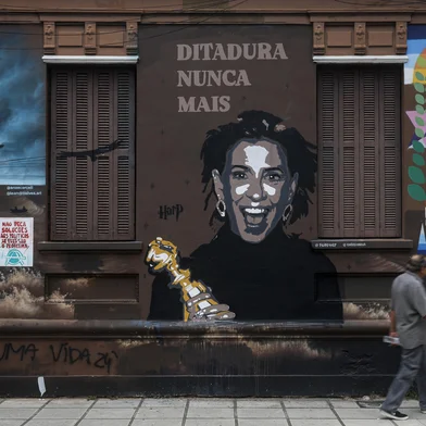 Porto Alegre, RS, Brasil, 19-02-2025: Grafite do artista Filipe Harp homenageia a atriz Fernanda Torres no bairro Cidade Baixa. Foto: Mateus Bruxel / Agência RBSIndexador: MATEUS BRUXEL<!-- NICAID(15979606) -->