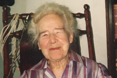 Reprodução / Acervo Núbia Hanciau A rio-grandina Lyuba Duprat dedicou a vida à educação e aos seus alunos. Por quase 80 anos, foi professora de língua francesa e de história da arte. A longevidade da carreira foi reconhecida pelo Guinness Book na década de 1990.Morreu em 1994.<!-- NICAID(16160277) -->