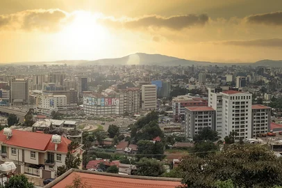 Panorama of the Capital City of Ethiopia, Addis AbabaAddis Ababa, Ethiopia - October 2017: Panorama of the Capital City of Ethiopia, Addis AbabaFonte: 305502653<!-- NICAID(16076586) -->