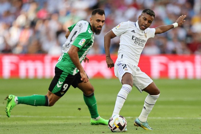 Com gols de brasileiros, Real Madrid vence Betis e se mantém 100% no ...