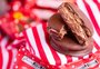Fábrica de alfajores inundada há um ano em Porto Alegre faz collab com multinacional