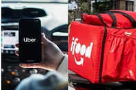 A Uber e o iFood, que estão entre os dois aplicativos mais conhecidos e baixados no Brasil, anunciaram nesta quarta-feira, 14, um acordo estratégico que vai permitir que os usuários utilizem os aplicativos de uma para usar os serviços da outra e vice-versa.<!-- NICAID(16037384) -->