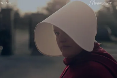 A sexta temporada de The Handmaid's Tale ganhou data de estreia no Brasil. A temporada final do Conto da Aia, como é chamada a série em português,  estreia no dia 9 de abril na plataforma Paramount+, um dia após a estreia da produção nos Estados Unidos.Esta última temporada encerrará a história de mulheres que, após se libertarem de um regime cruel, formam um exército e, unidas, vão lutar por justiça e vingança contra aqueles que as oprimiram. <!-- NICAID(15981692) -->