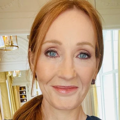 A escritora escocesa J.K.Rowling criou a saga Harry Potter.<!-- NICAID(14982925) -->